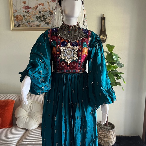 Afghani dress comes with all accessories. - Picture 6 of 8